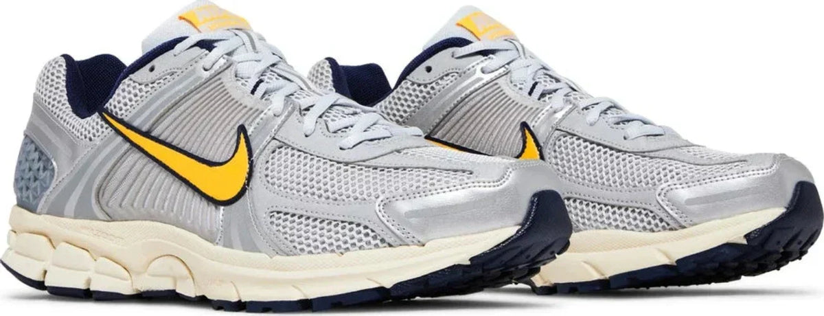  Air Zoom Vomero 5 Shoes