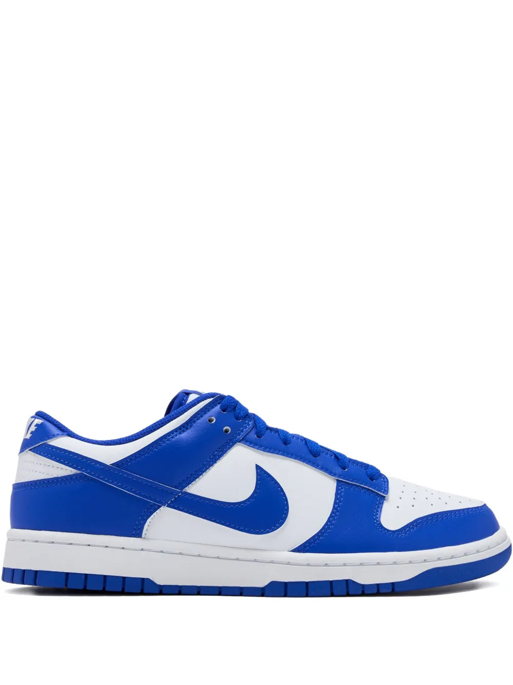 Dunk Low-Top Swoosh Sneakers