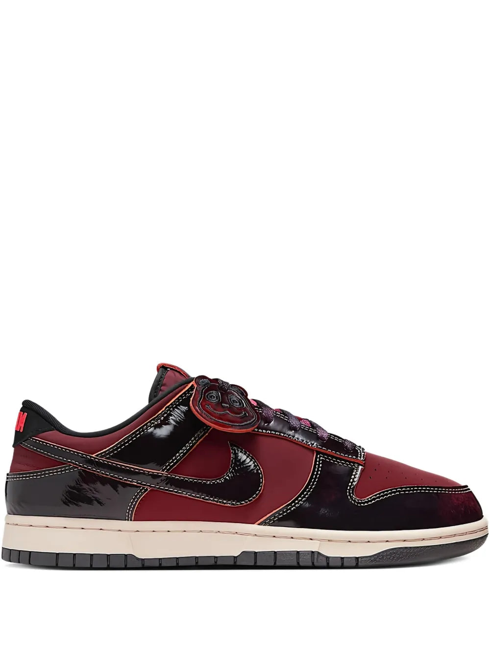 Dunk Low Se Red Panda Sneakers