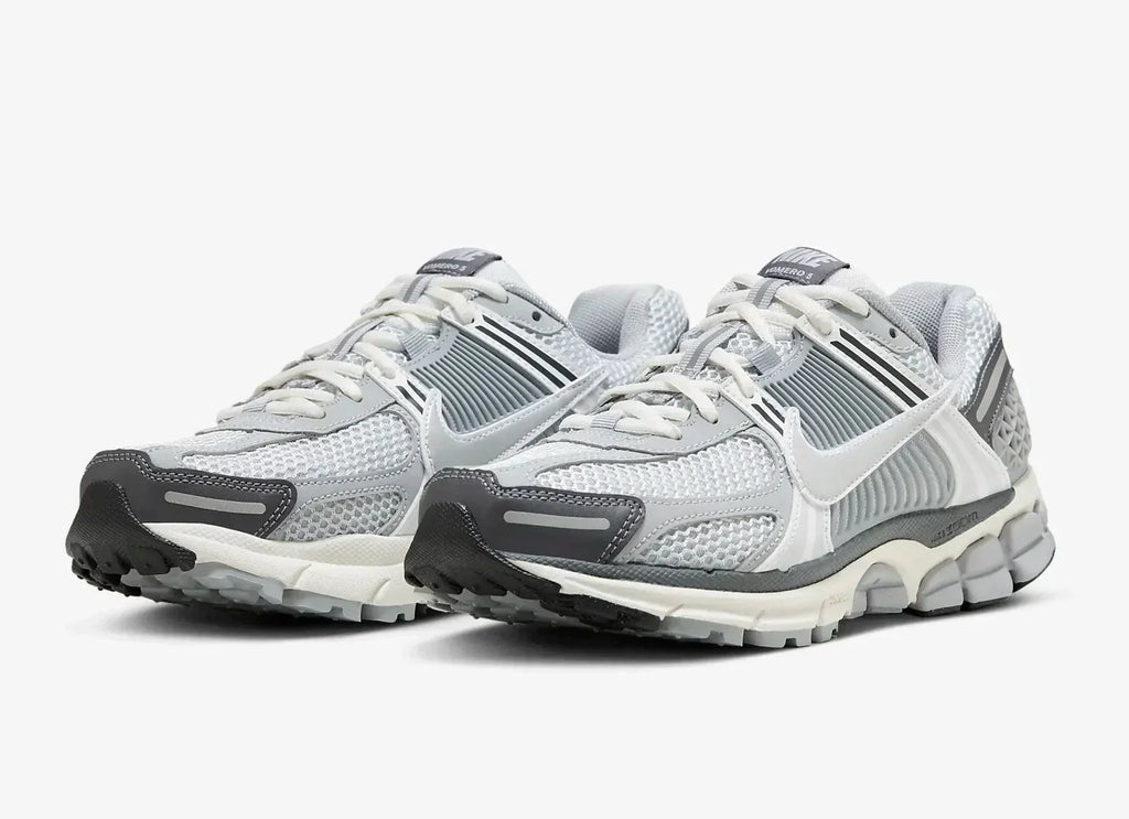  Air Zoom Vomero 5 Shoes
