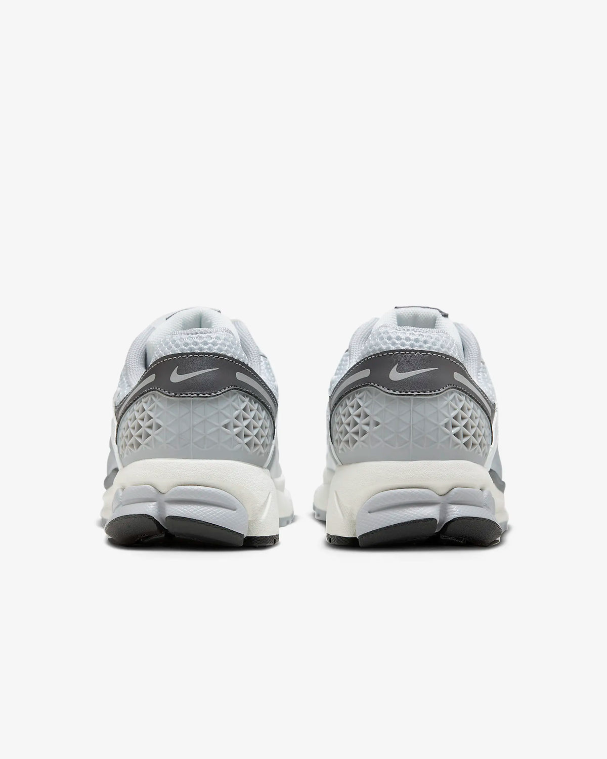  Air Zoom Vomero 5 Shoes