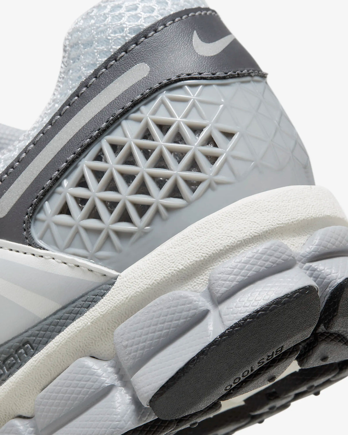  Air Zoom Vomero 5 Shoes